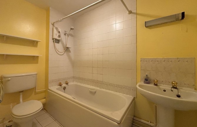 Property for Auction in London - Flat 8, 110 Benhill Road, Sutton, Surrey