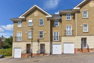 Property for Auction in Northamptonshire - 83 Scholars Court, Northampton, Northamptonshire NN1 1ES