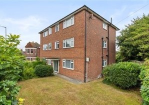 Property for Auction in Sussex & Hampshire - Flat 2 Grosvenor Court, 40 Enys Road, Eastbourne, East Sussex, BN21 2EB
