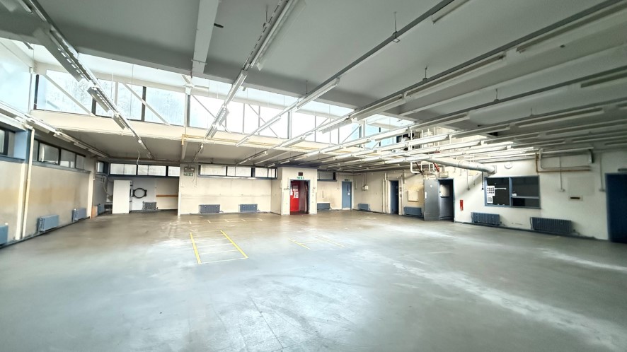 Bearsden Delivery Office, Milngavie Road, Bearsden G61 2AA