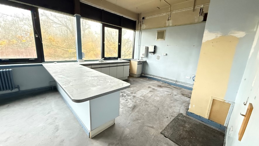 Bearsden Delivery Office, Milngavie Road, Bearsden G61 2AA