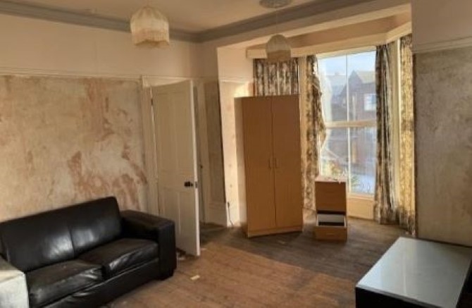 Property for Auction in Sussex & Hampshire - Flats 3 & 4, 18 Wilson Grove, Southsea, Portsmouth