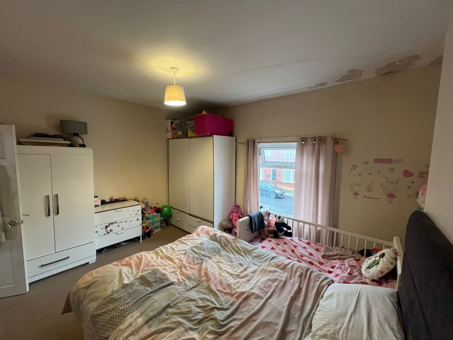 Property for Auction in Manchester - 746 Rochdale Road, Royton, Oldham