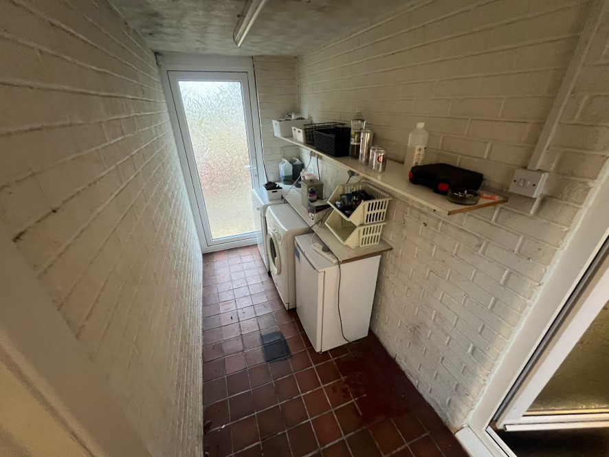 Property for Auction in Manchester - 4 Pinewood Close, Dukinfield