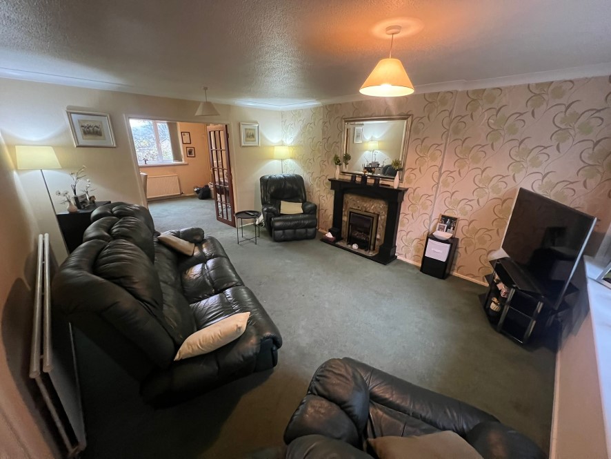 Property for Auction in Manchester - 4 Pinewood Close, Dukinfield