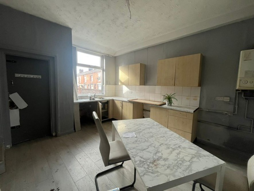 Property for Auction in North West - 33 Hardman Street, Chadderton, Oldham, Greater Manchester OL9 7PB