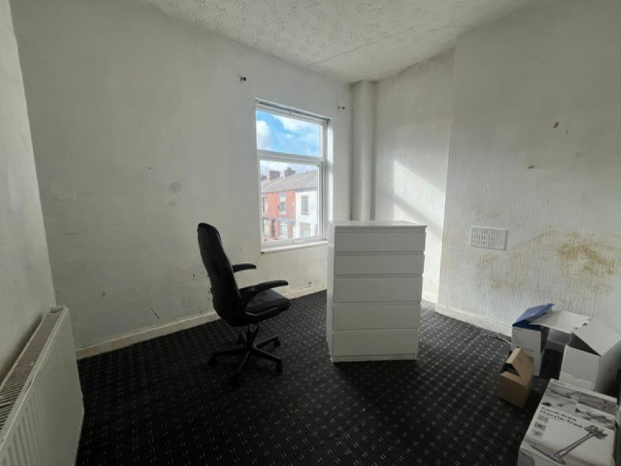 Property for Auction in North West - 33 Hardman Street, Chadderton, Oldham, Greater Manchester OL9 7PB