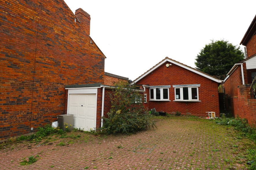 Property for Auction in Birmingham - 8 Bank Street, Stourbridge, West Midlands DY9 8TR