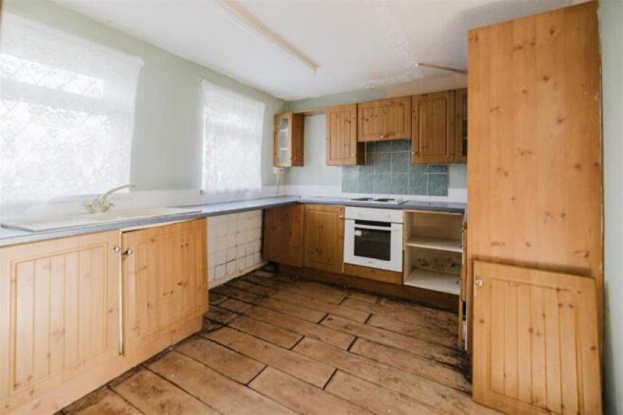 Property for Auction in North West - 8 Matlock Drive, Grimsby, Lincolnshire DN37 9LY