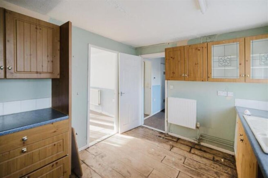 Property for Auction in North West - 8 Matlock Drive, Grimsby, Lincolnshire DN37 9LY