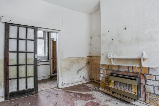 Property for Auction in London - 5 West Street, Todmorden, Lancashire