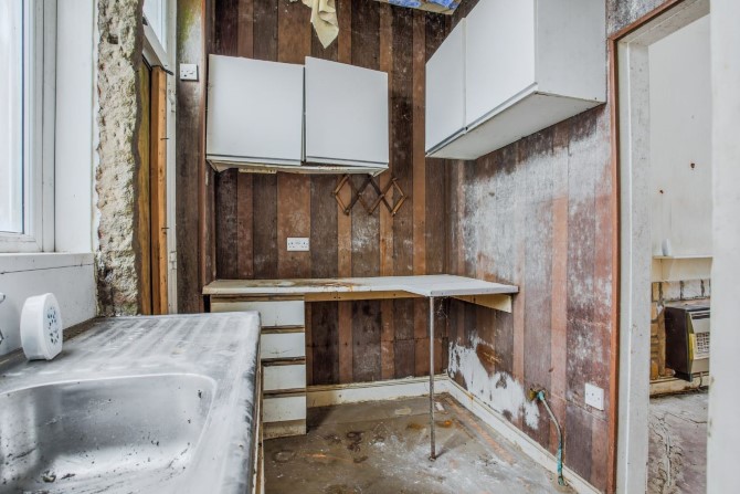 Property for Auction in London - 5 West Street, Todmorden, Lancashire