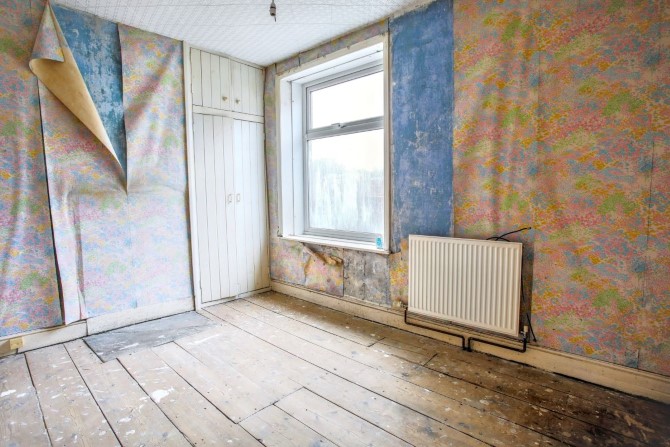 Property for Auction in London - 5 West Street, Todmorden, Lancashire