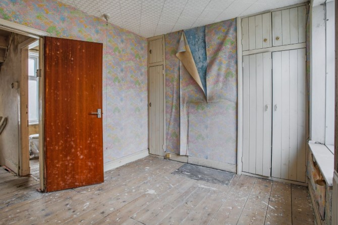 Property for Auction in London - 5 West Street, Todmorden, Lancashire