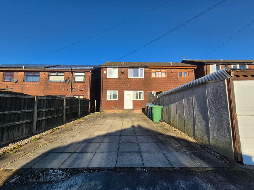Property for Auction in Manchester - 6 Busk Walk, Chadderton, Oldham