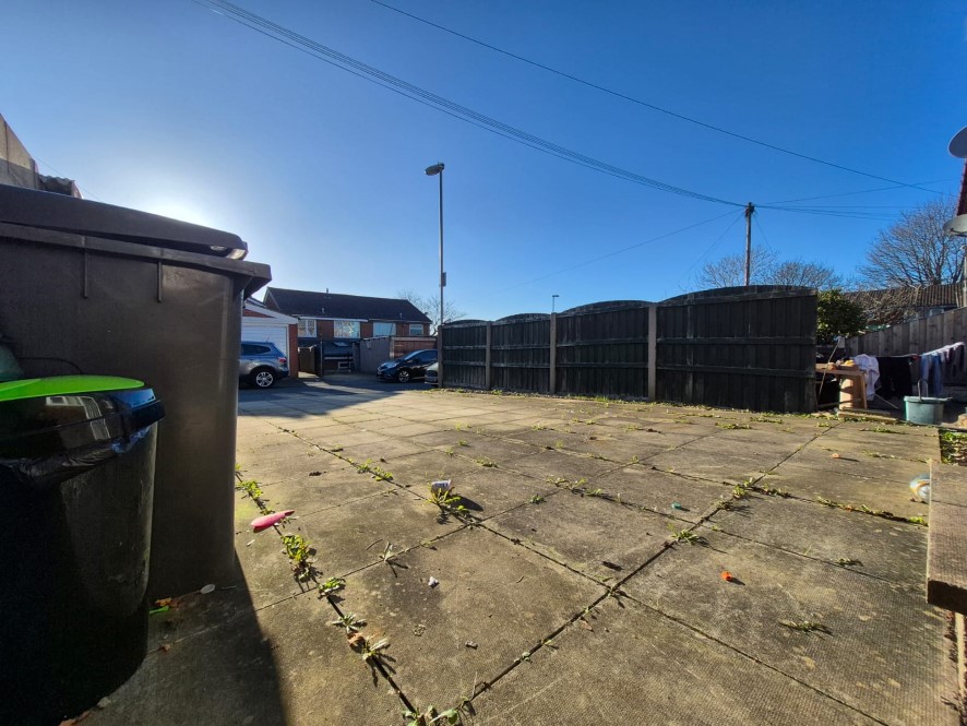 Property for Auction in Manchester - 6 Busk Walk, Chadderton, Oldham