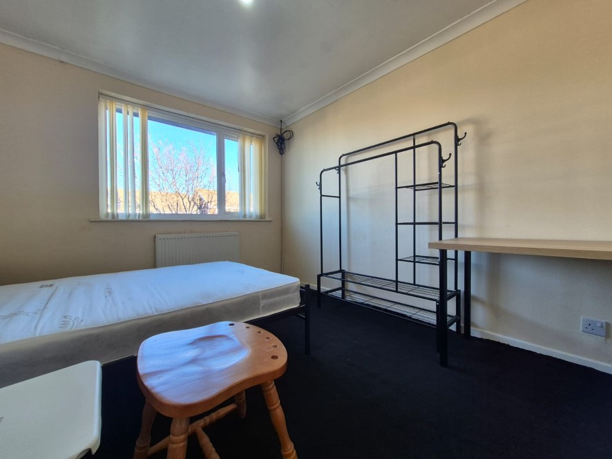 Property for Auction in Manchester - 6 Busk Walk, Chadderton, Oldham