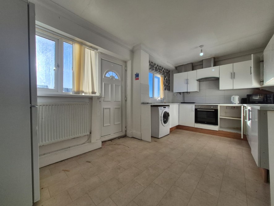 Property for Auction in Manchester - 6 Busk Walk, Chadderton, Oldham