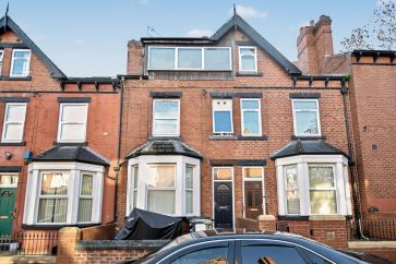 Property for Auction in West Yorkshire - Flats 2-4, 25 Cranbrook Avenue, Leeds, West Yorkshire LS11 7AX