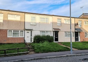 Property for Auction in London - 40 Helmsdale Close, Reading, Berkshire, RG30 2PS