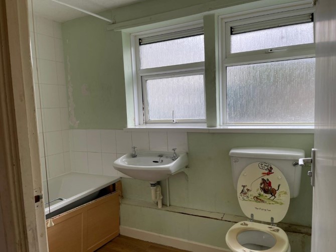 24 Pockeridge Road, Corsham, Wiltshire, SN13 9SB