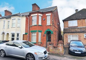Property for Auction in London - 22 Clarence Road, Leighton Buzzard, Bedfordshire, LU7 3EJ