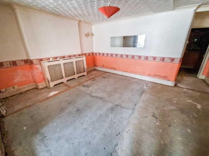 12A Magdalene Road, Torquay, Devon, TQ1 4AF