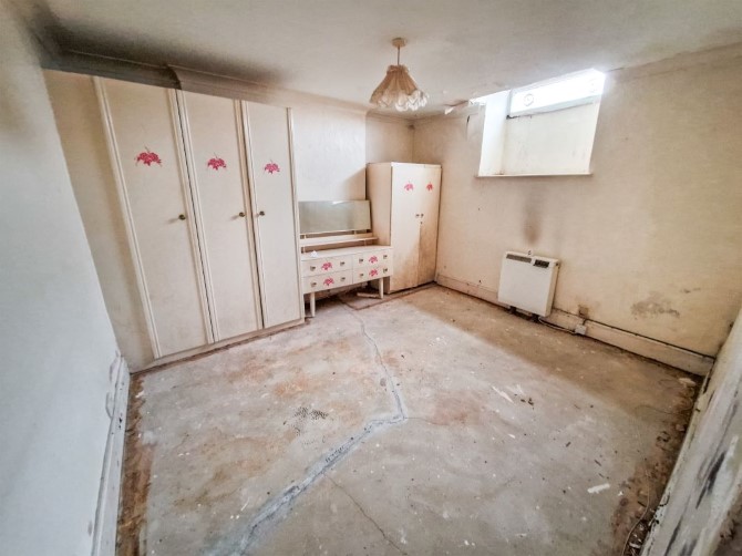 12A Magdalene Road, Torquay, Devon, TQ1 4AF