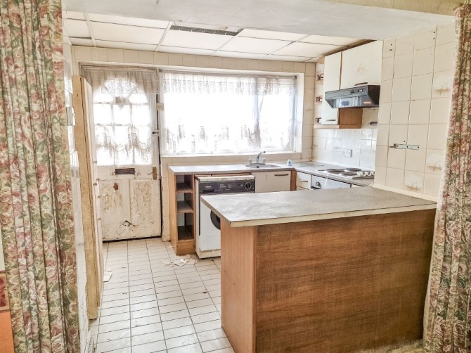 12A Magdalene Road, Torquay, Devon, TQ1 4AF