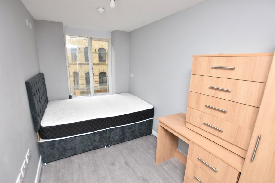 Room 26, 132 Sunbridge Road, Bradford , West Yorkshire BD1 2PF