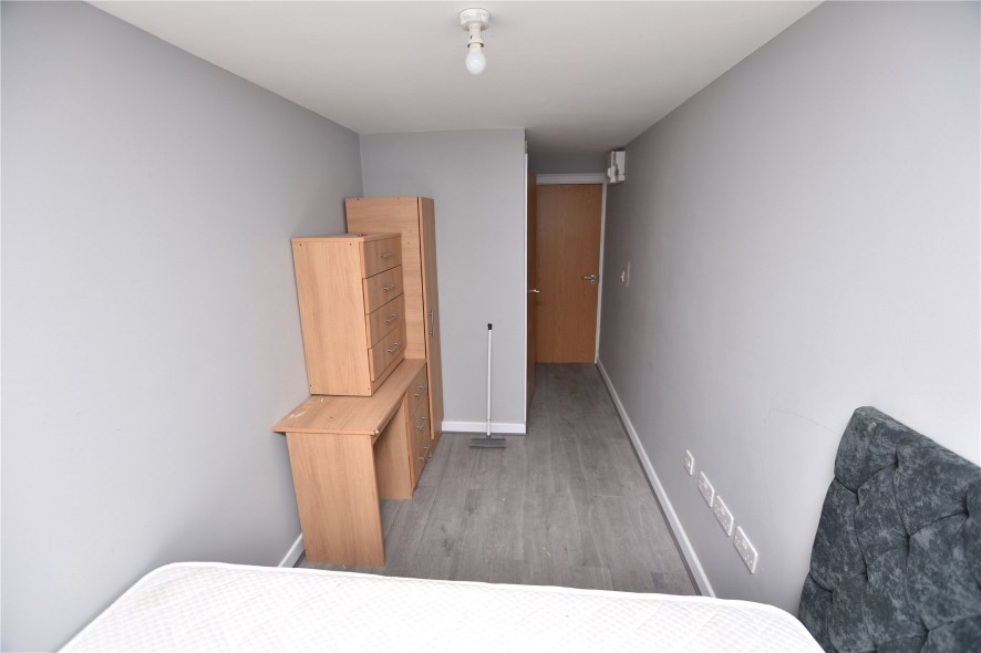 Room 26, 132 Sunbridge Road, Bradford , West Yorkshire BD1 2PF