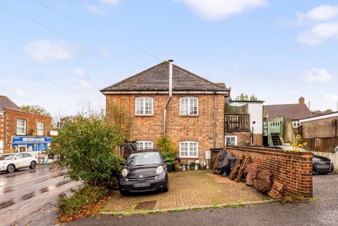 Hall House, High Street, Nutley, Uckfield, TN22 3NE