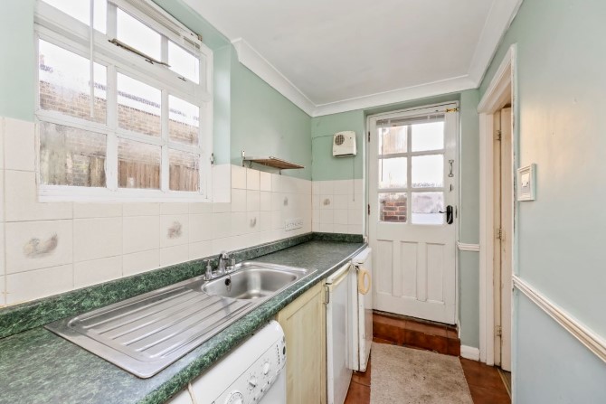 Hall House, High Street, Nutley, Uckfield, TN22 3NE