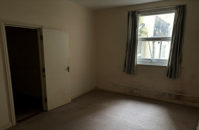 Flat 1, 8 Nightingale Road, Southsea, PO5 3JL