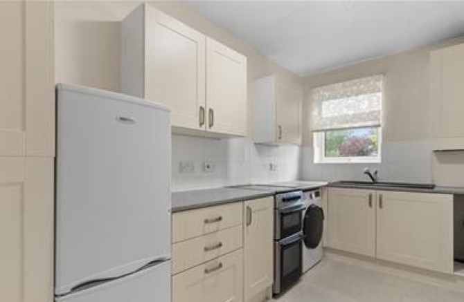 Flat 2 Grosvenor Court, 40 Enys Road, Eastbourne, East Sussex, BN21 2EB