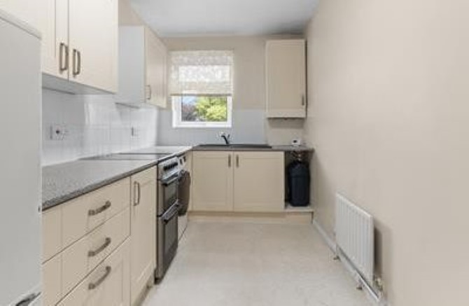 Flat 2 Grosvenor Court, 40 Enys Road, Eastbourne, East Sussex, BN21 2EB