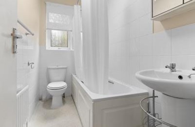 Flat 2 Grosvenor Court, 40 Enys Road, Eastbourne, East Sussex, BN21 2EB