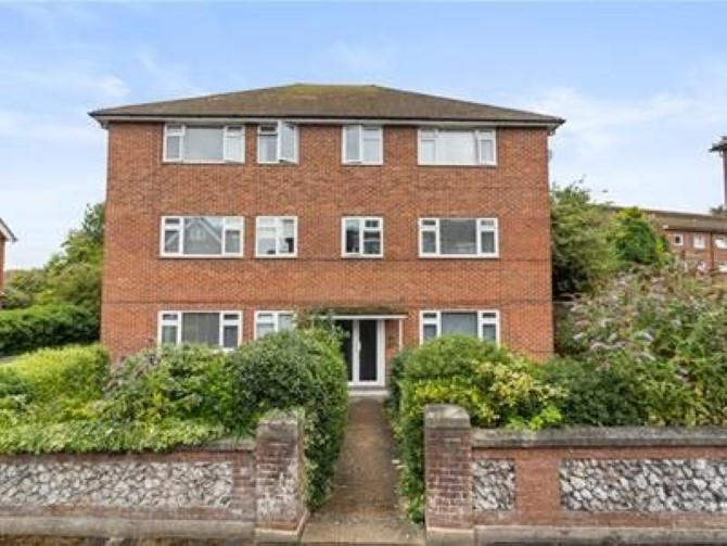 Flat 2 Grosvenor Court, 40 Enys Road, Eastbourne, East Sussex, BN21 2EB