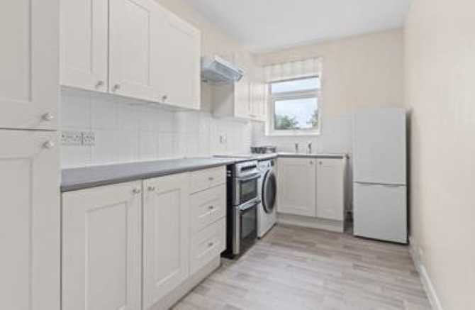 Flat 4 Grosvenor Court, 40 Enys Road, Eastbourne, East Sussex, BN21 2EB