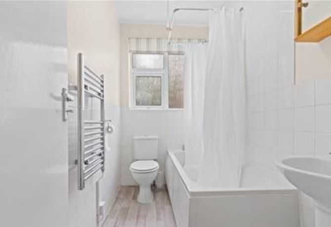 Flat 4 Grosvenor Court, 40 Enys Road, Eastbourne, East Sussex, BN21 2EB