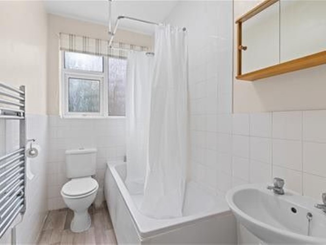 Flat 4 Grosvenor Court, 40 Enys Road, Eastbourne, East Sussex, BN21 2EB