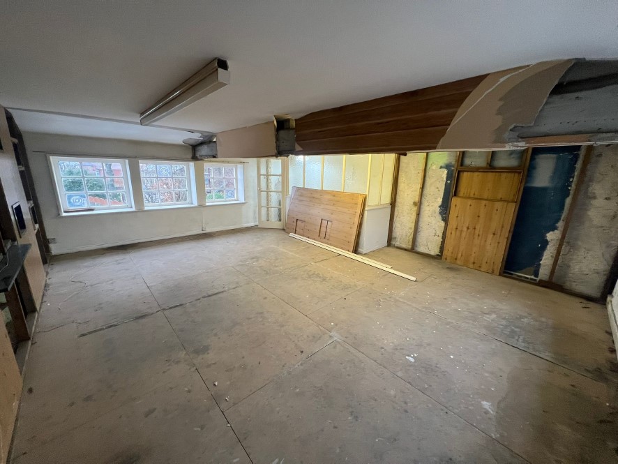 244 Harbour Lane, Milnrow, Rochdale, OL16 4EL