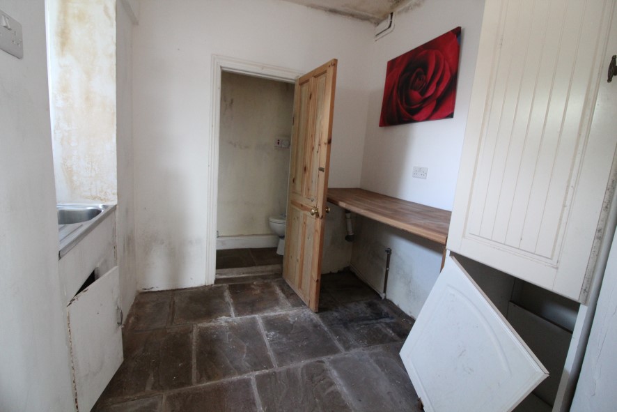 20 Jubilee Street, Briercliffe, Burnley, Lancashire BB10 2JD