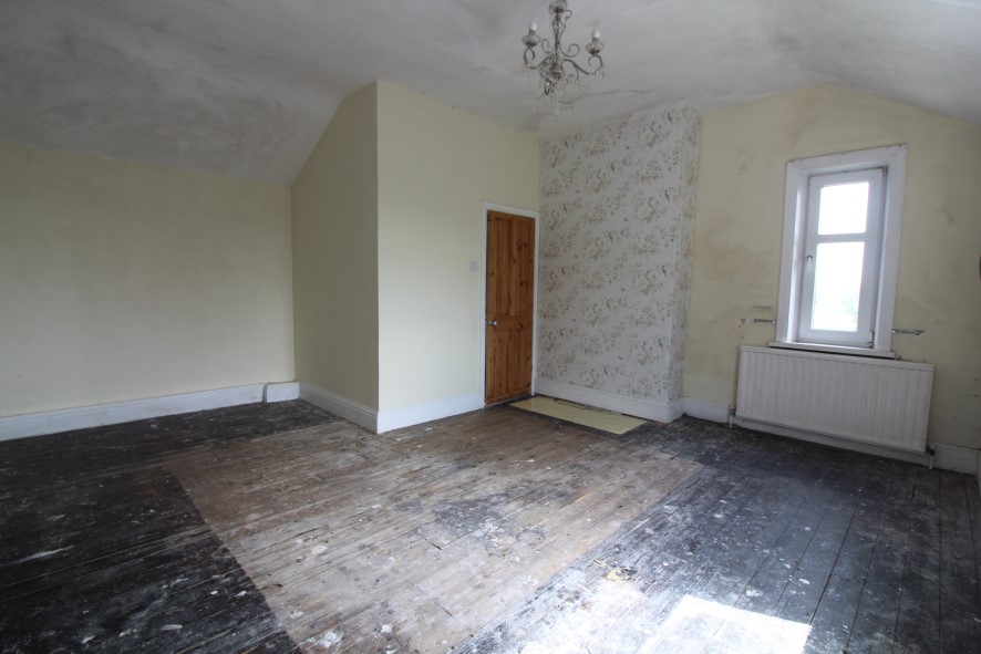 20 Jubilee Street, Briercliffe, Burnley, Lancashire BB10 2JD