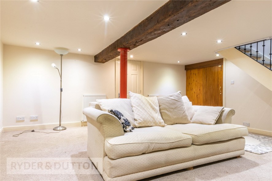 23 Oliver Lane, Marsden, Huddersfield, West Yorkshire, HD7 6BZ