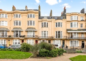 Property for Auction in Sussex & Hampshire - Basement Flat, 32 Bedford Square, Brighton, East Sussex, BN1 2PL