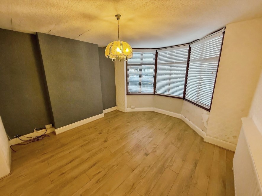 26 Kempley Avenue, Lower Stoke, Coventry, West Midlands CV2 5LP