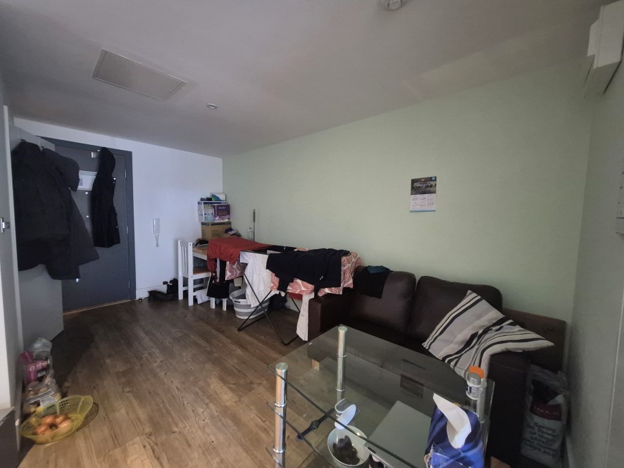 Apartment 204, Cardinal Court, Scholes Street,  OL1 3FU