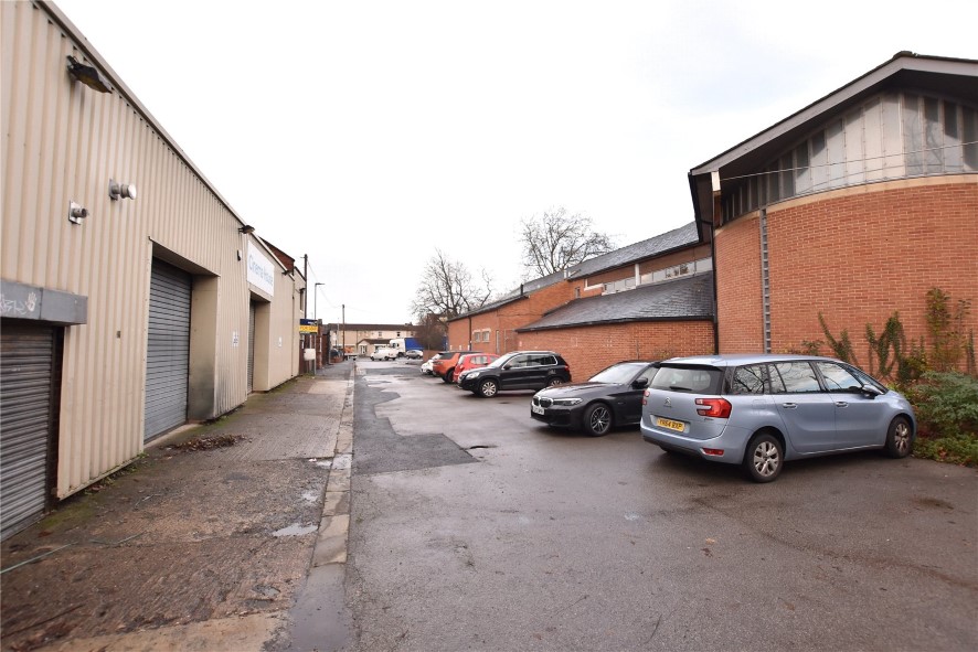 Cinema House , Doncaster Road , Wakefield , West Yorkshire WF1 5HL