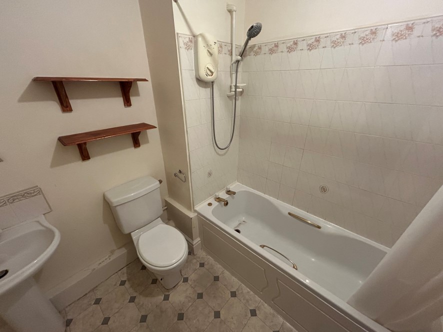 Flat 12A, Victoria Court, Victoria Mews, Morley, Leeds, West Yorkshire LS27 9DA